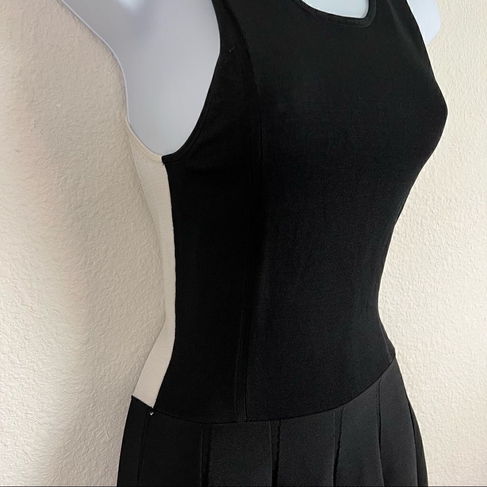 Parker Black White Colorblock Stretch Knit Pleated Open Back Fit & Flare Dress - Picture 5 of 8